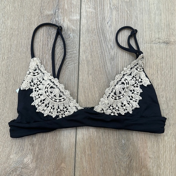 Blue Life Eclipse Bikini Top XS - Picture 2 of 5